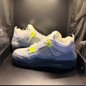 Jordan 4 Retro SE "95 Neon" size 13, excellent condition
